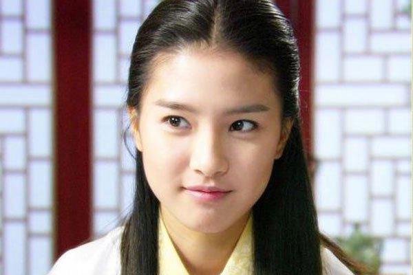 李菲儿在韩国火吗 国内很少提及她的名字