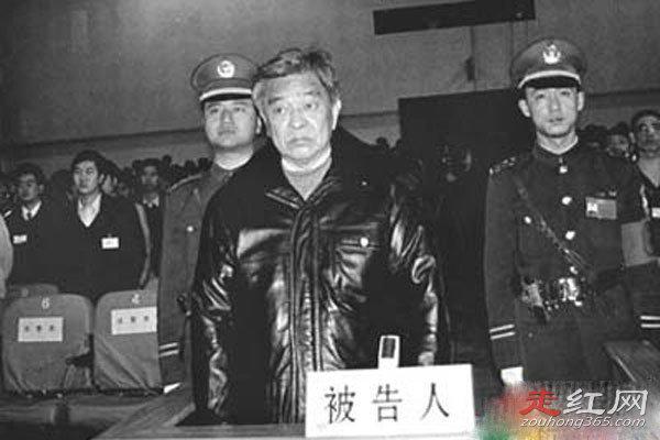 褚时健是怎么进去的 属于一个传奇人物