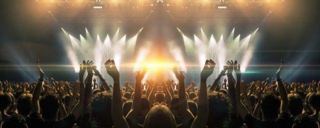 七月火把节歌曲的歌词完整版 歌曲原唱是谁