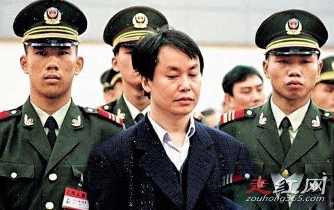 向华强在香港的实力到底有多大 张子强下跪给向华强真的吗