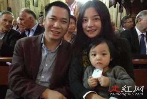 赵薇黄有龙仓促结婚为什么不举行婚礼 结合是在互相利用吗