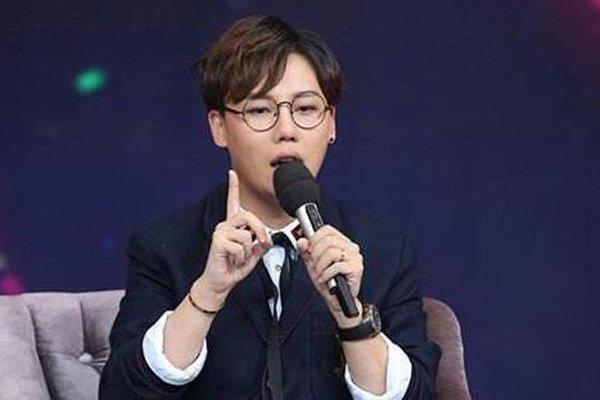 因为你是范晓萱的故事 已经证实是炒作但是歌是他写的