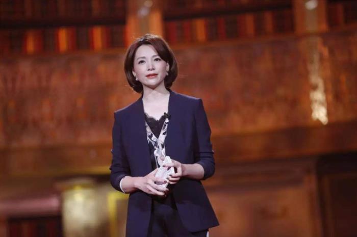 密春雷最近出什么事了 与董卿是怎么认识的