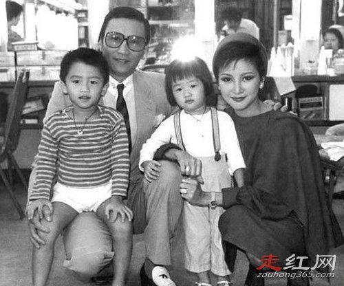 谢贤和狄波拉年轻时候的照片 挺般配的为什么分手