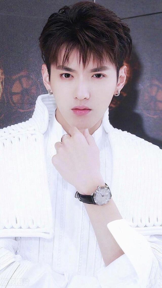 都美竹发文锤吴亦凡的原因 被欺骗恐吓后的反击
