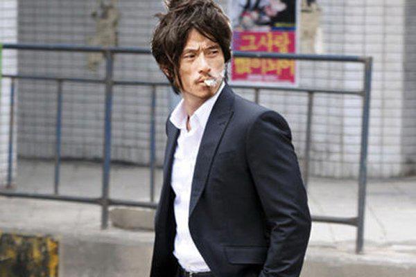 现在的网红犀利哥怎么样了 生活依然困苦