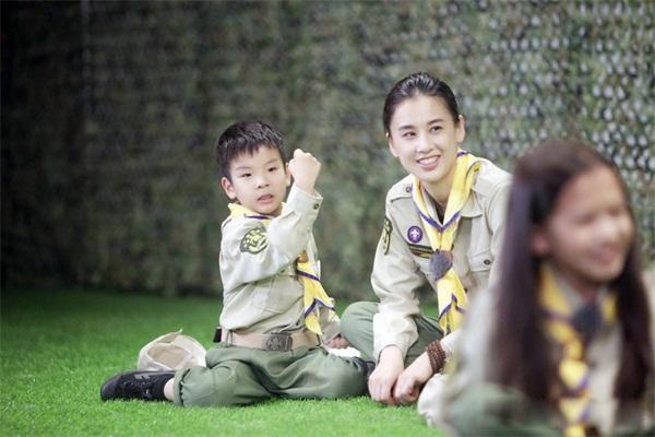 黄圣依简历资料个人 她本身家里背景挺好的