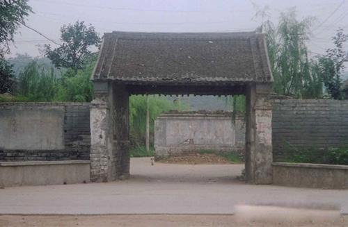 孙殿英东陵盗宝案 因盗慈禧陵寝而被人熟知