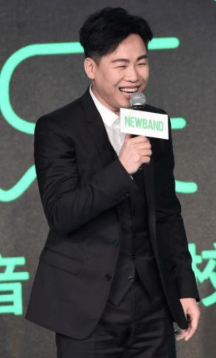 郑爽胡彦斌亲密合照 分手后一直保持着联系