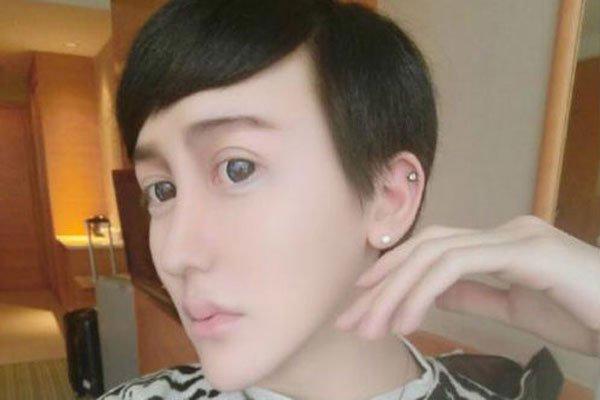 蛇精男刘梓晨个人资料照片 居然还能找到女朋友