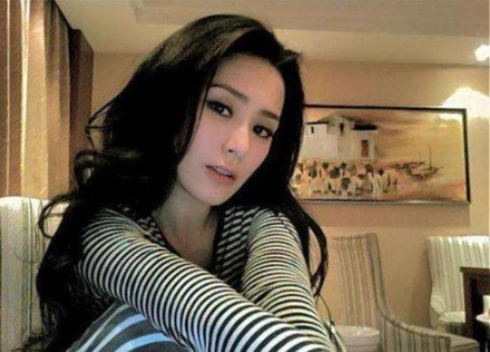 陈冠希1400张电脑照片 当年修电脑的事情照片有多少人