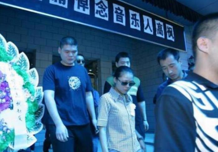 歌手高枫怎么走的 和女朋友章子怡怎么回事