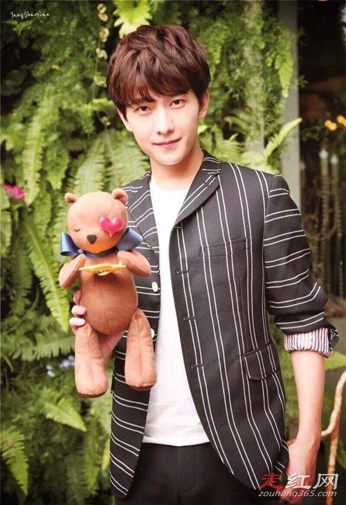 杨洋个人资料简介 女朋友到底是谁