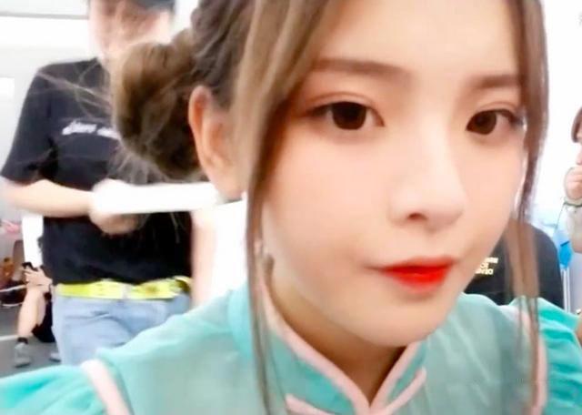 杨超越个人资料介绍 有颜值在娱乐圈一哭成名