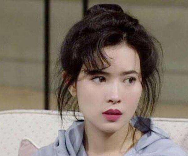 蓝洁瑛年轻图片 悲催的人生谁欠她一个道歉