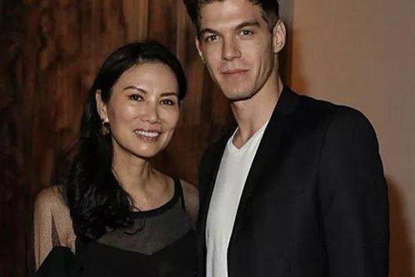 邓文迪年轻时图片大全 洒脱如此怎么可能全凭颜值