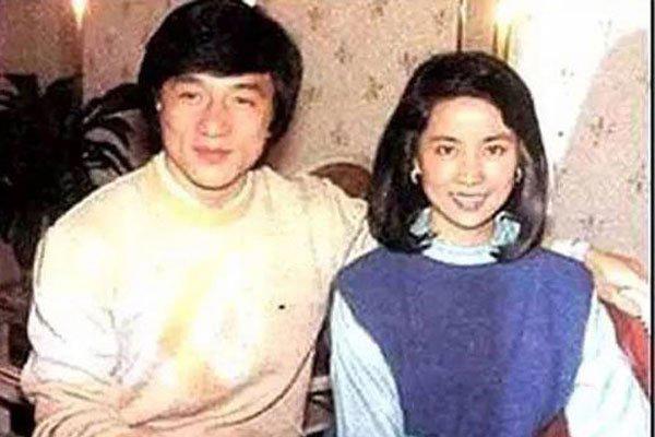 林凤娇与成龙婚变了吗 隐婚为什么那么能忍