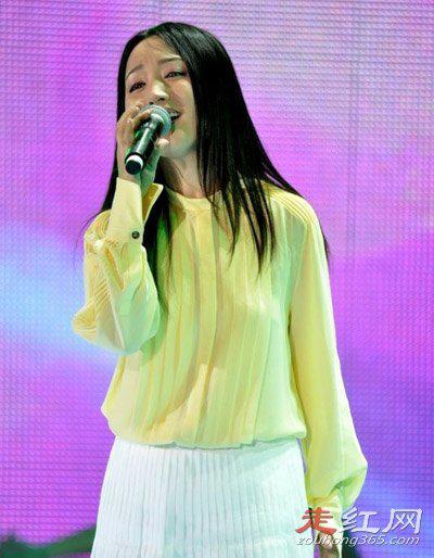 杨钰莹个人资料简介 和当年一样的年轻漂亮