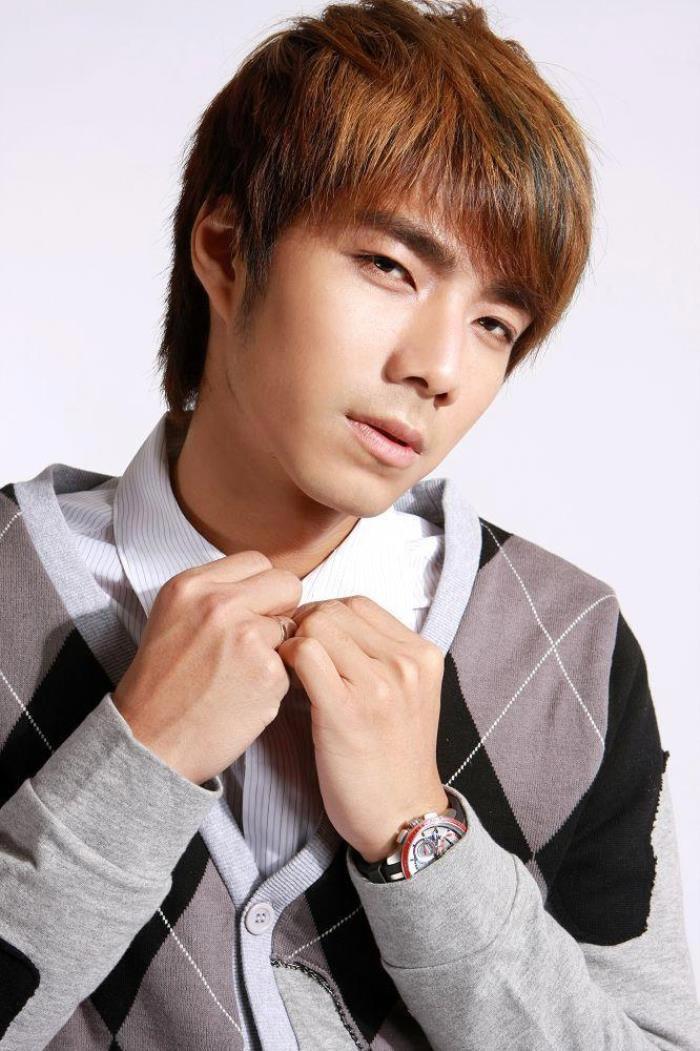 戚薇袁成杰分手原因 闺蜜同居插足自己的恋情