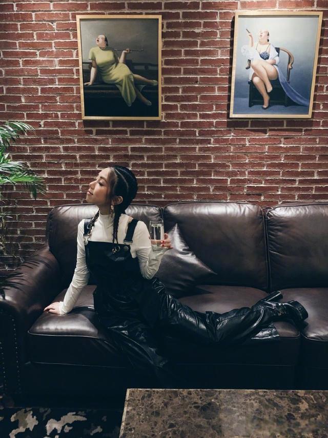 邓紫棋个人简历资料 金鱼果然离不开水唱歌实力强