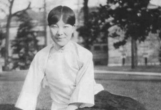 冰心作者简介及代表作品 谢婉莹的笔名冰心出自于王昌龄的哪首诗