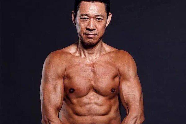 张丰毅和吕丽萍的儿子是谁 再婚后对亲生儿子不好