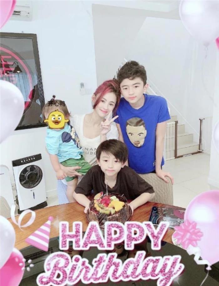 张柏芝三胎是周星驰的吗 助理陈震宇怒斥病态