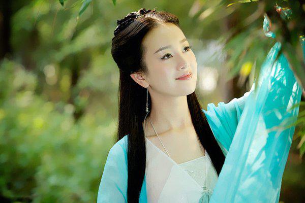 张檬整容记：图片判若两人 整了哪些地方