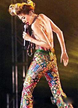 梅艳芳死亡真相令人毛骨悚然 因患家族遗传病宫颈癌去世