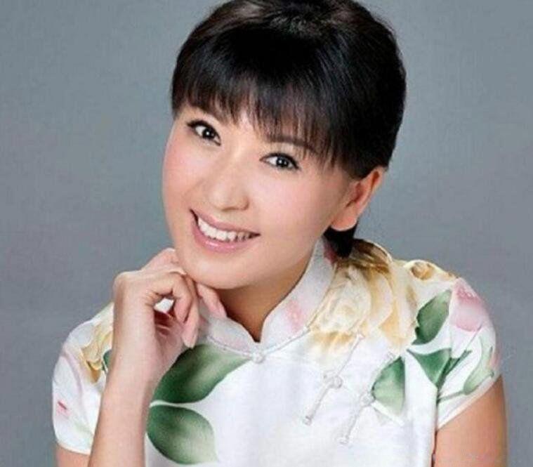 闫学晶现任老公马东明个人资料简介 再婚后46岁生二胎