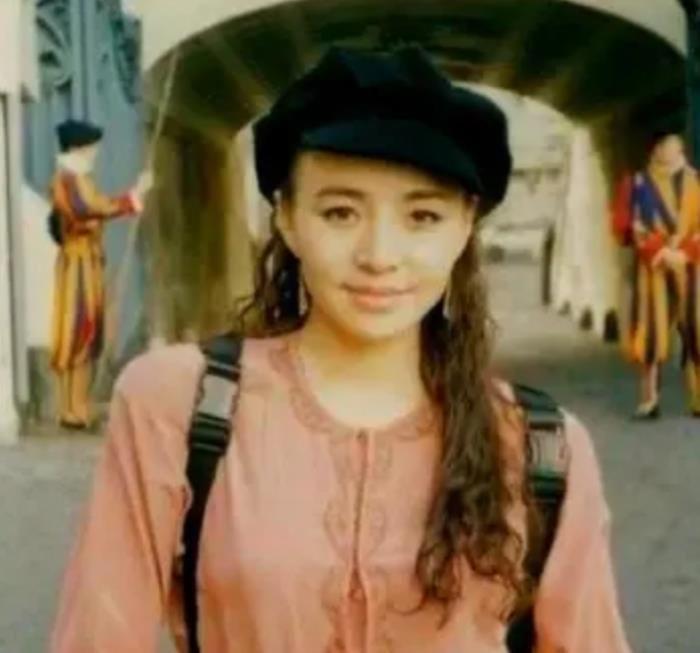 英达和宋丹丹因为什么离的婚 被现任老婆梁欢欺骗了