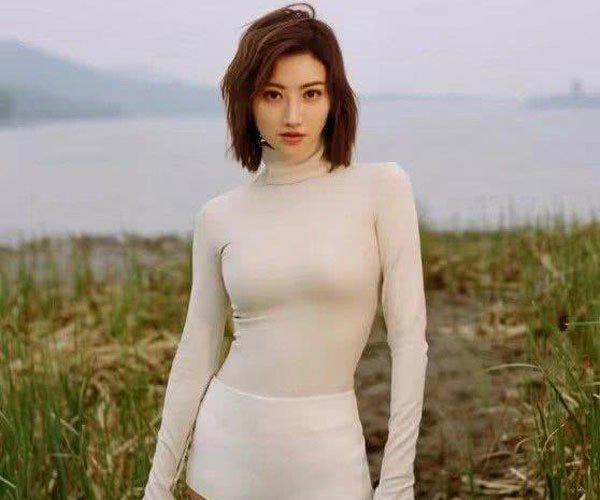 景甜个人资料介绍 金主这么执着，不红真说不过去了