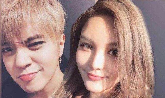 罗志祥多人运动事件女主 参加泳池派对的多名女生