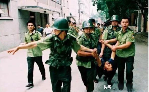 法子英劳荣枝案件详细经过 19岁放弃安稳生活亡命天涯