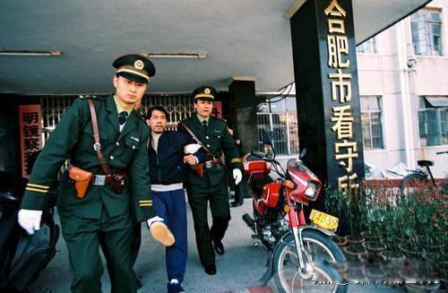 法子英劳荣枝案件详细经过 19岁放弃安稳生活亡命天涯