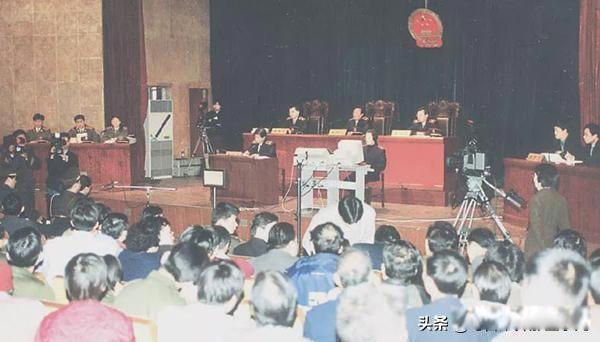 法子英劳荣枝案件详细经过 19岁放弃安稳生活亡命天涯
