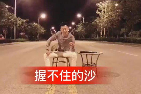 巴扎黑个人资料 缺心眼公开说自己的黑料