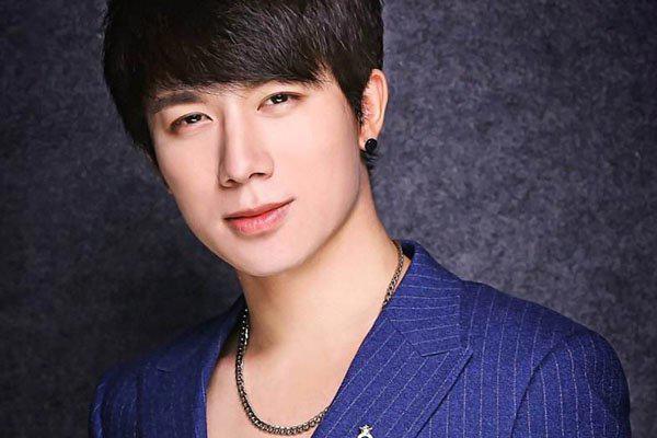 李明霖结婚了吗 自己说在35岁之前一定要结婚