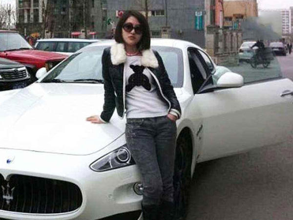 郭美美炫富终坐牢，出狱后却继续晒照炫富