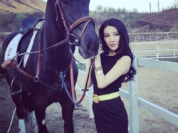 郭美美炫富终坐牢，出狱后却继续晒照炫富