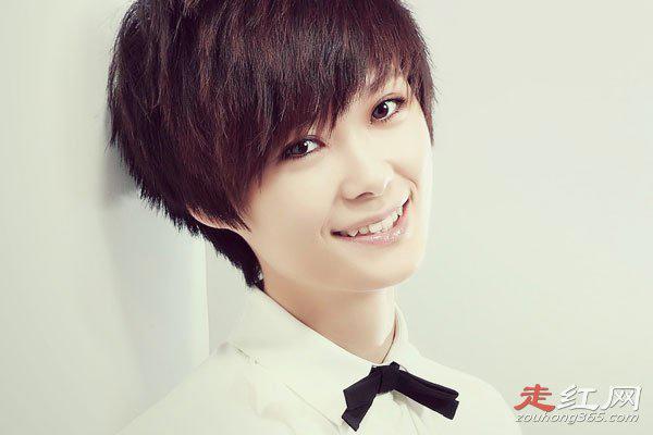 李宇春是不是les 双眼皮整容了吗