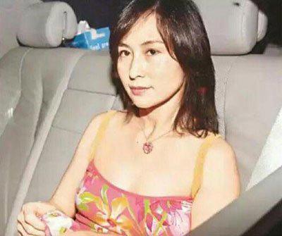 何超琼和许晋亨为什么没有孩子 坠马不能生育怎么回事