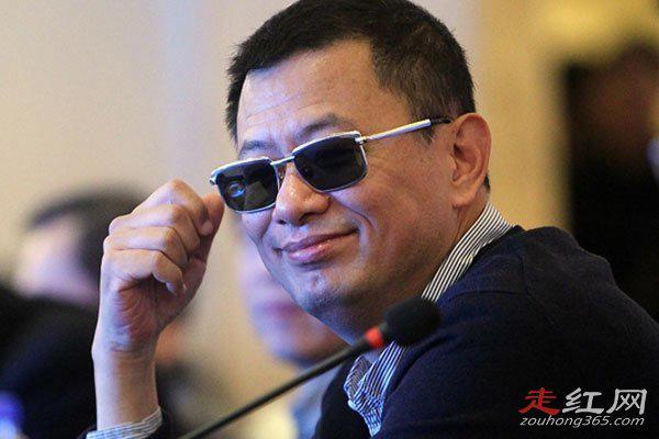 王家卫跟王传君有什么 似乎这两个人杠上了