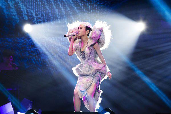 蔡健雅个人资料简介 和前任男朋友约翰巴黎热吻