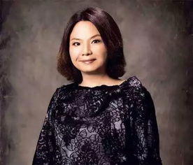 周群飞和伯恩光学的老板关系 老公郑俊龙简历照片出身