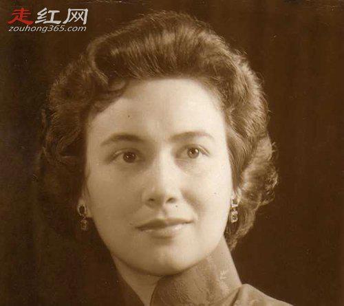 何鸿燊原配黎婉华个人资料近况 他一生中共有四位夫人