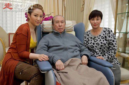 何鸿燊原配黎婉华个人资料近况 他一生中共有四位夫人