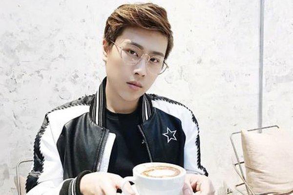 五五开跟赵梦玥分手了吗 卢本伟已经被全网封凉凉了