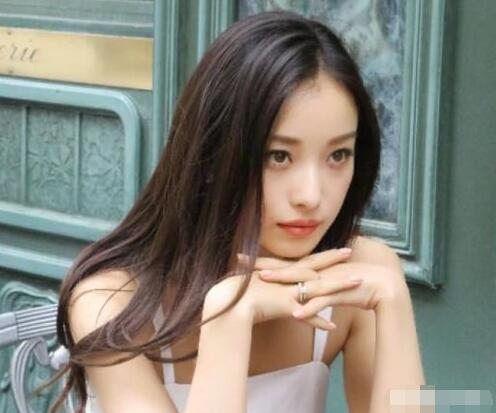 张艺谋倪妮一晚8次真假 被“高级感”毁掉的女演员