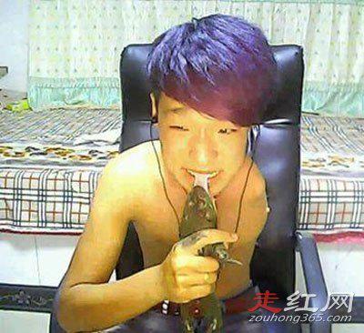 社会你胜哥手怎么断的 最恶心的一次视频是生吃懒蛤蟆